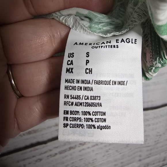 American Eagle Outfitters Green & White Floral Crop Top Size Small - Picture 3 of 5